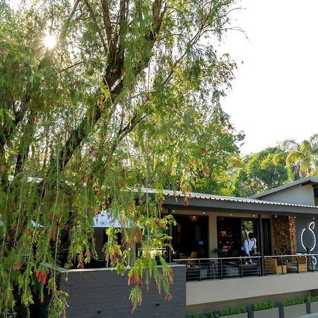 Lowveld Living Guesthouse Mbombela Exterior photo