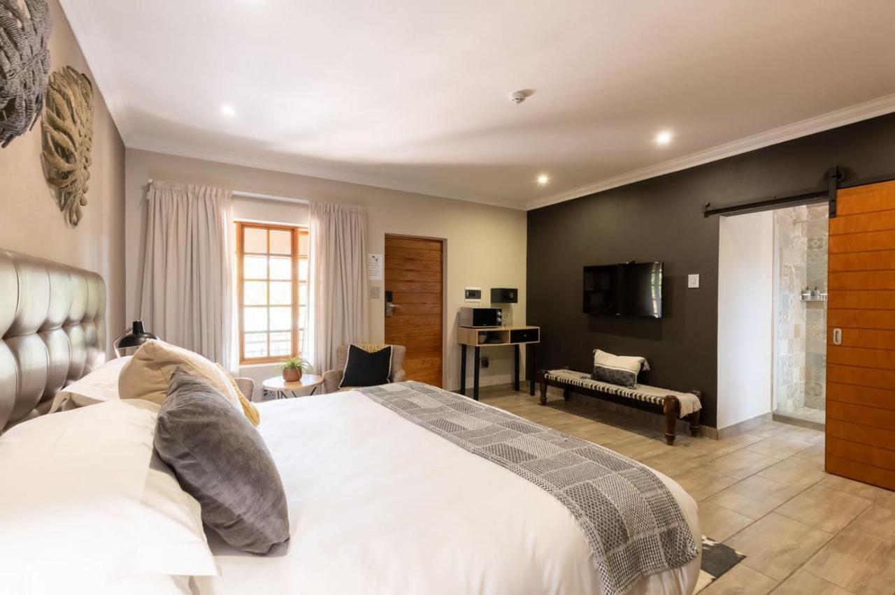 Lowveld Living Guesthouse Mbombela Exterior photo